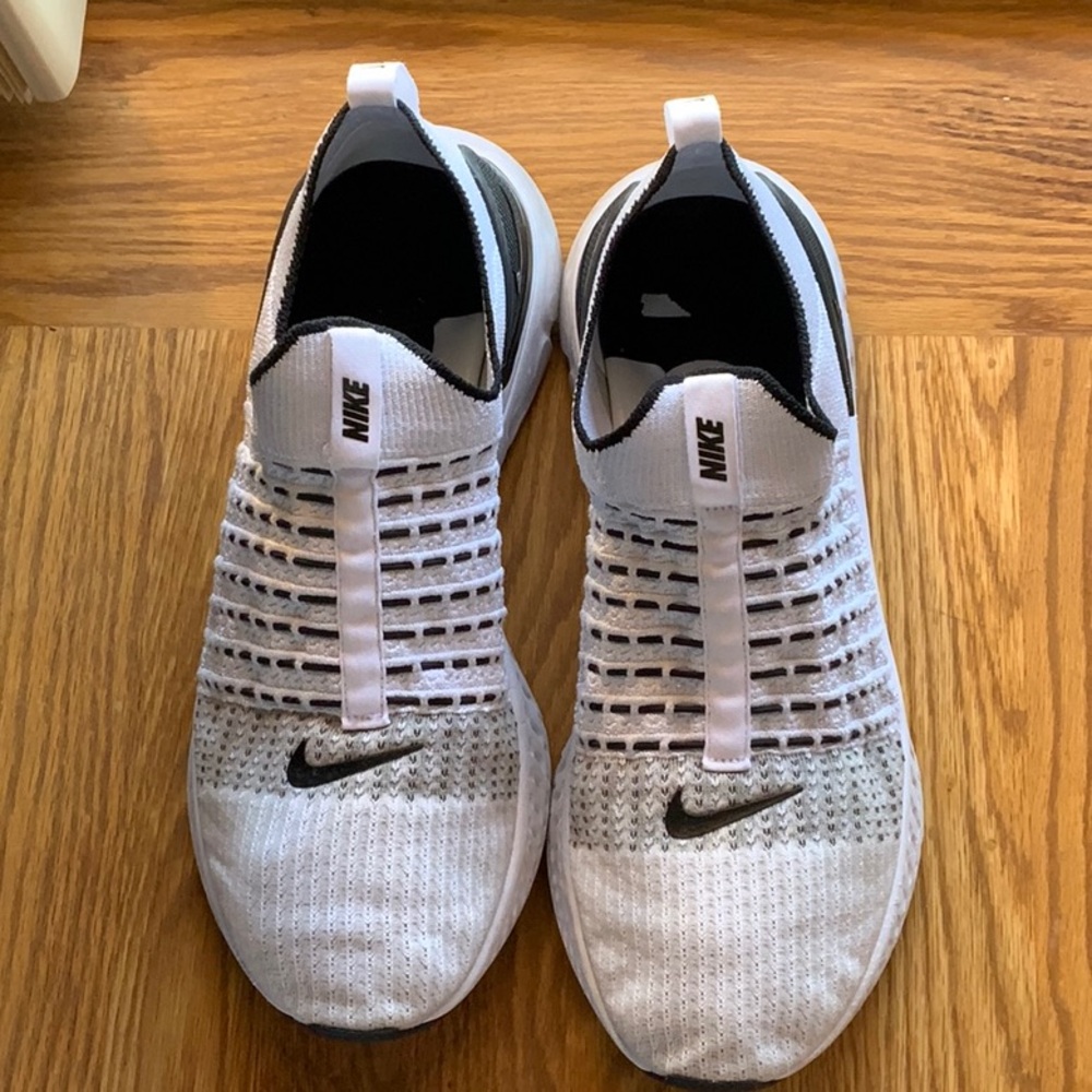 Nike Men's White and Black Sneakers Size 13
